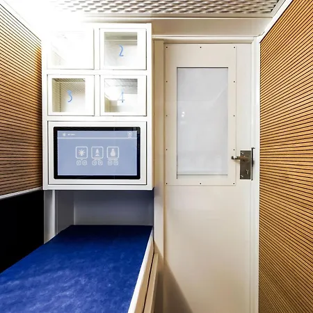 Resting Pods - Zzzleepandgo Vce Venice Airport Capsulehotel